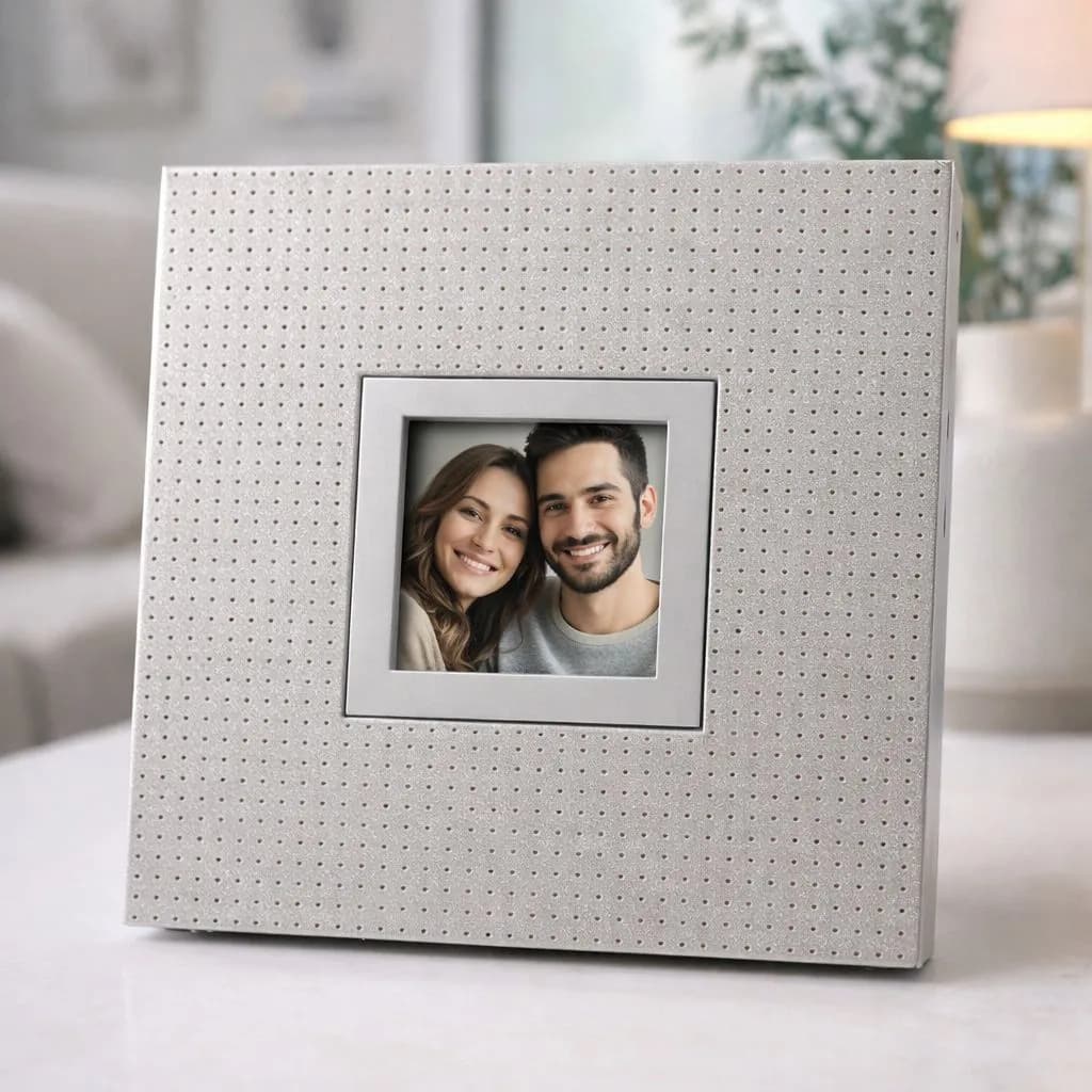 מסגרת תמונה כסופה יוקרתית 12x12 ס"מ עם פיתוח תמונה 5x5 ס"מ גודל ויזה ארה"ב.